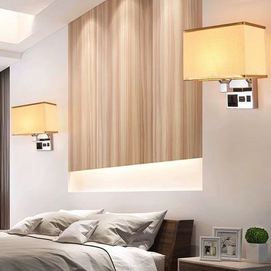 Zidna Lampa s Ugrađenim USB/USB-C Punjenjem + utičnica