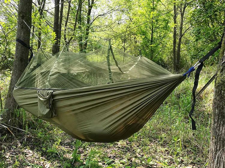 Hammock sa zaštitnom mrežicom